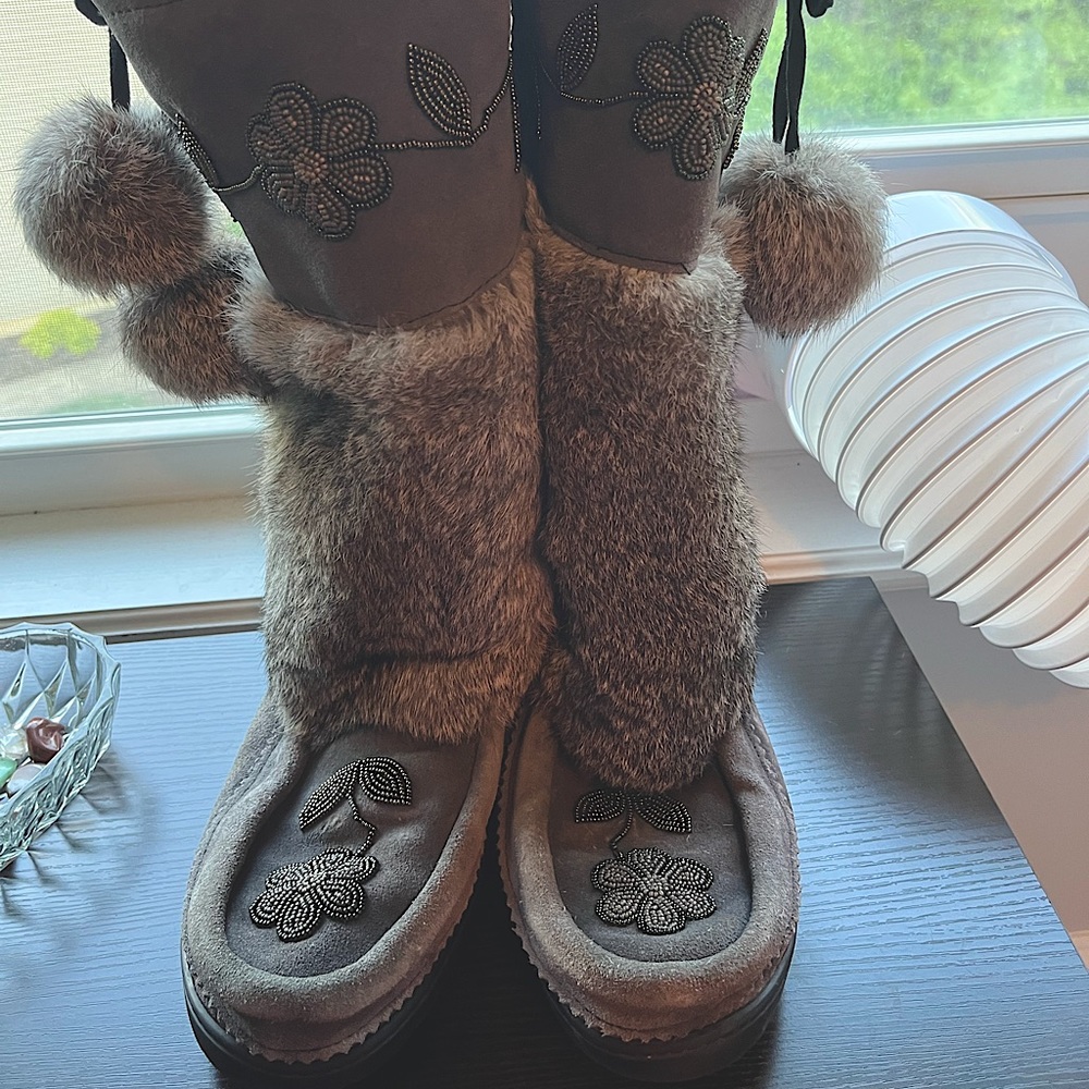 Manitobah mukluks womens size 11